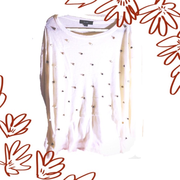 Forever 21 Sweaters - {SALE} GUC F21 studded cream hi-lo top